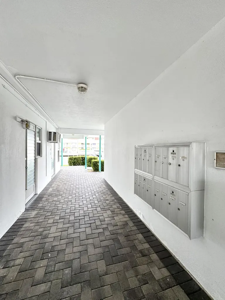 2841 NE 32nd Street Fort Lauderdale FL 33306