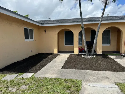 2339 NW 28th Street Oakland Park FL 33311