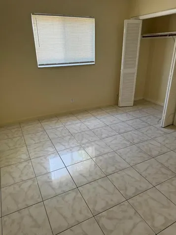 2339 NW 28th Street Oakland Park FL 33311
