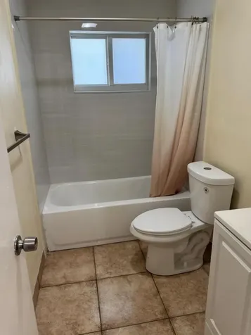 2339 NW 28th Street Oakland Park FL 33311