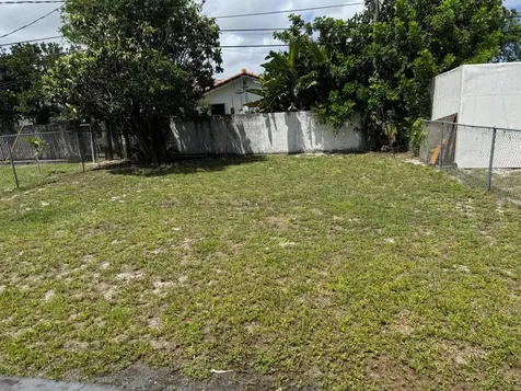 2339 NW 28th Street Oakland Park FL 33311