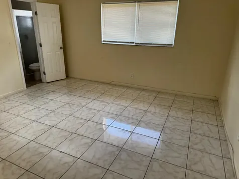 2339 NW 28th Street Oakland Park FL 33311