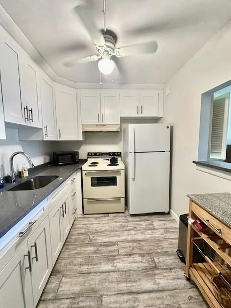 65 Suffolk B Boca Raton FL 33434