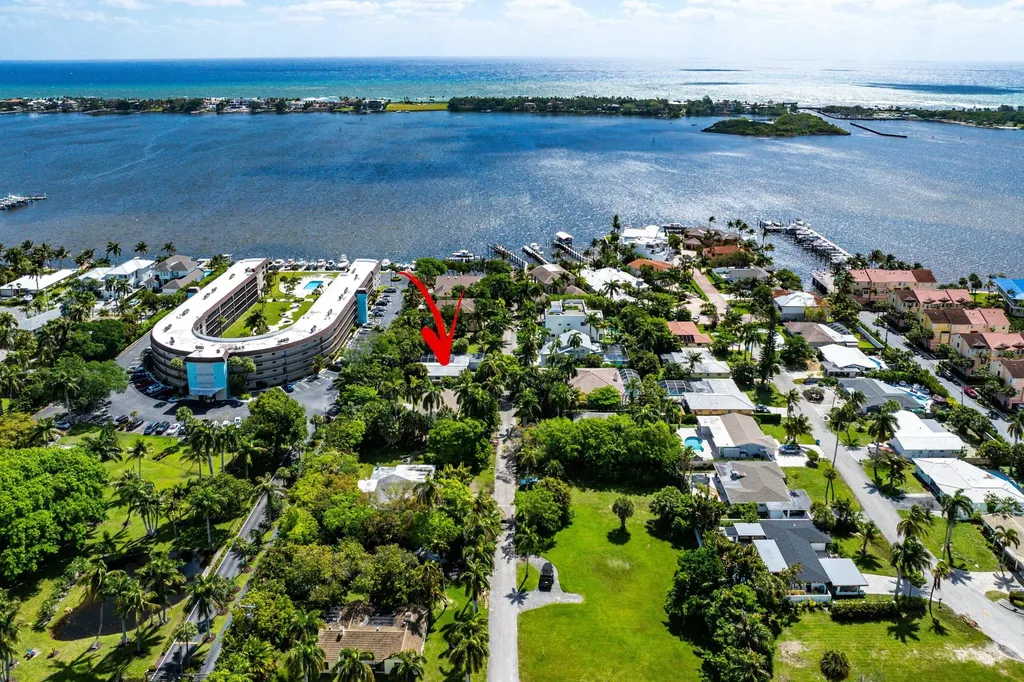 631 Lakeside Harbor Boynton Beach FL 33435