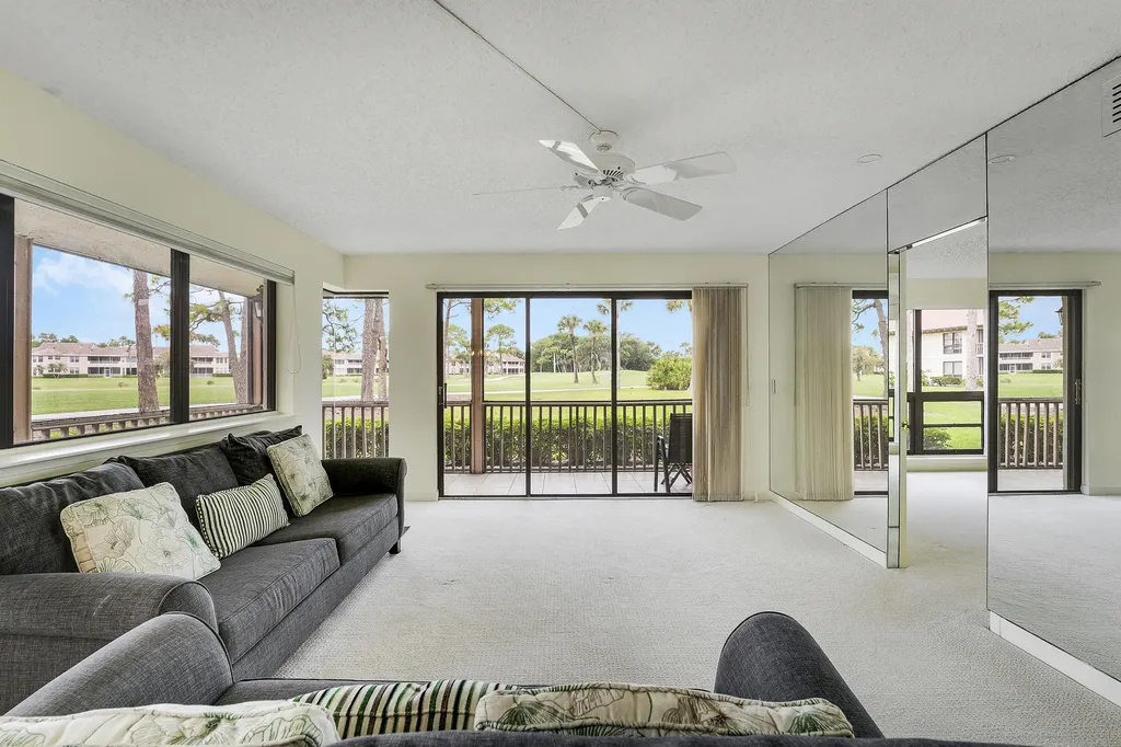 302 Brackenwood Circle Palm Beach Gardens FL 33418