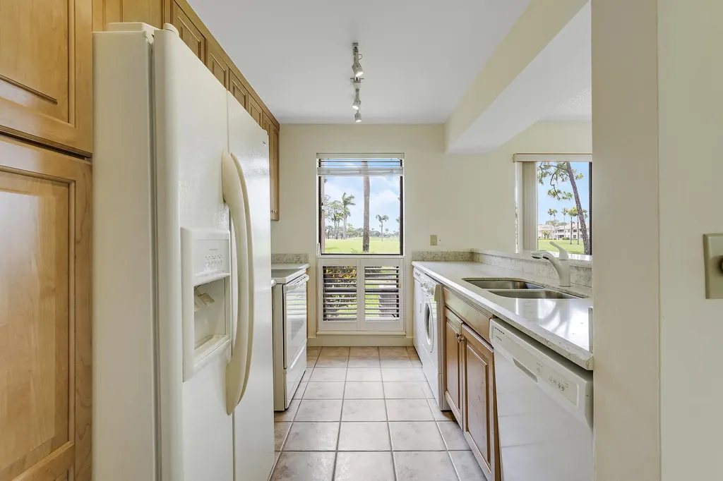 302 Brackenwood Circle Palm Beach Gardens FL 33418