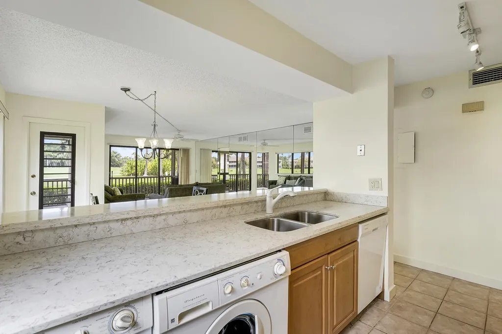 302 Brackenwood Circle Palm Beach Gardens FL 33418