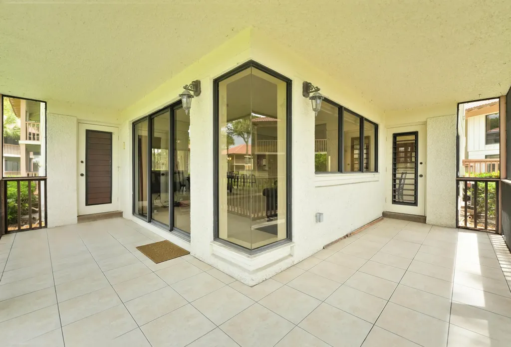 302 Brackenwood Circle Palm Beach Gardens FL 33418