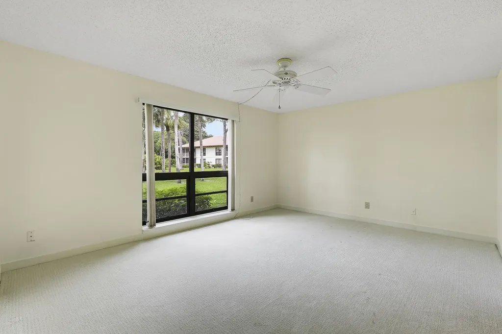302 Brackenwood Circle Palm Beach Gardens FL 33418