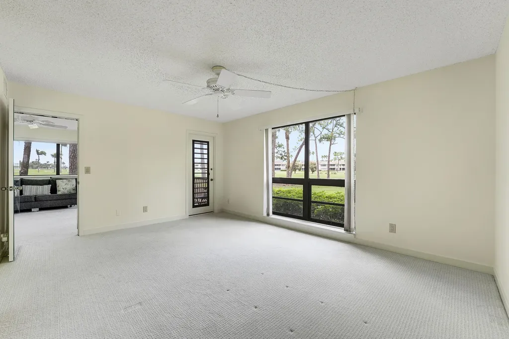 302 Brackenwood Circle Palm Beach Gardens FL 33418