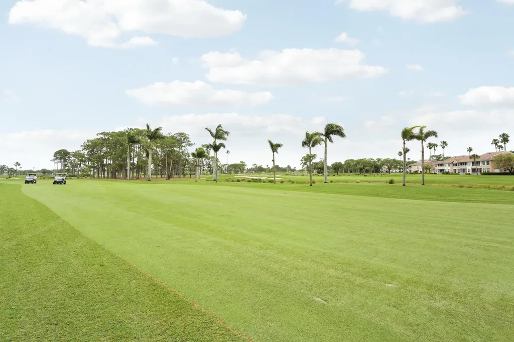 302 Brackenwood Circle Palm Beach Gardens FL 33418