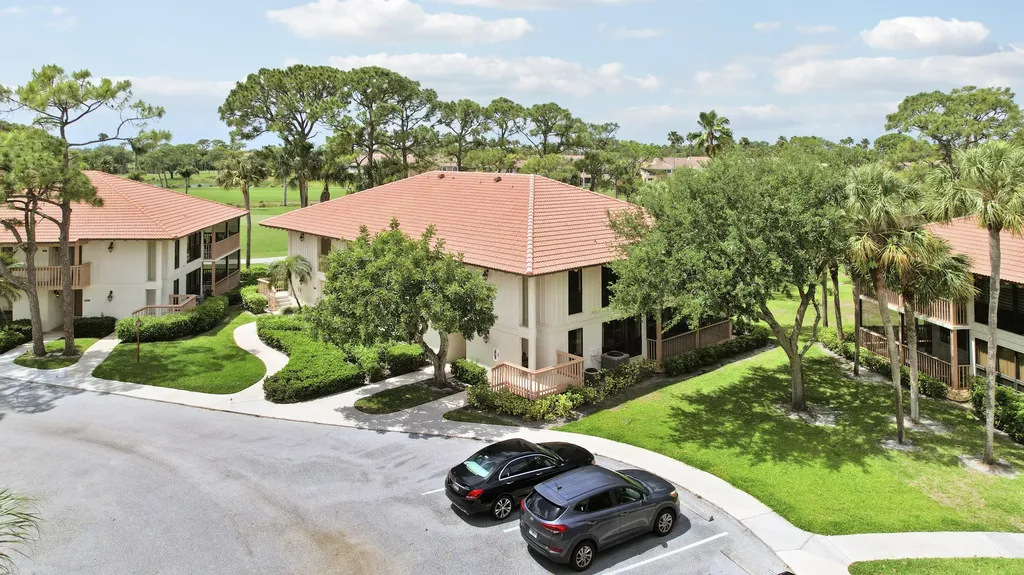 302 Brackenwood Circle Palm Beach Gardens FL 33418