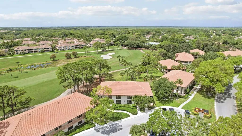 302 Brackenwood Circle Palm Beach Gardens FL 33418