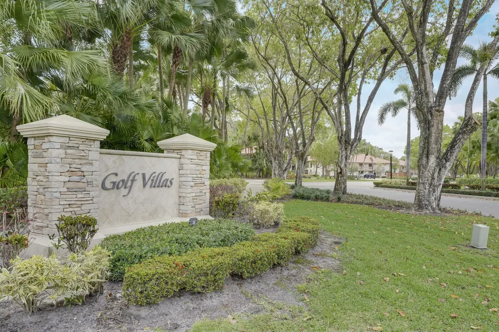 302 Brackenwood Circle Palm Beach Gardens FL 33418