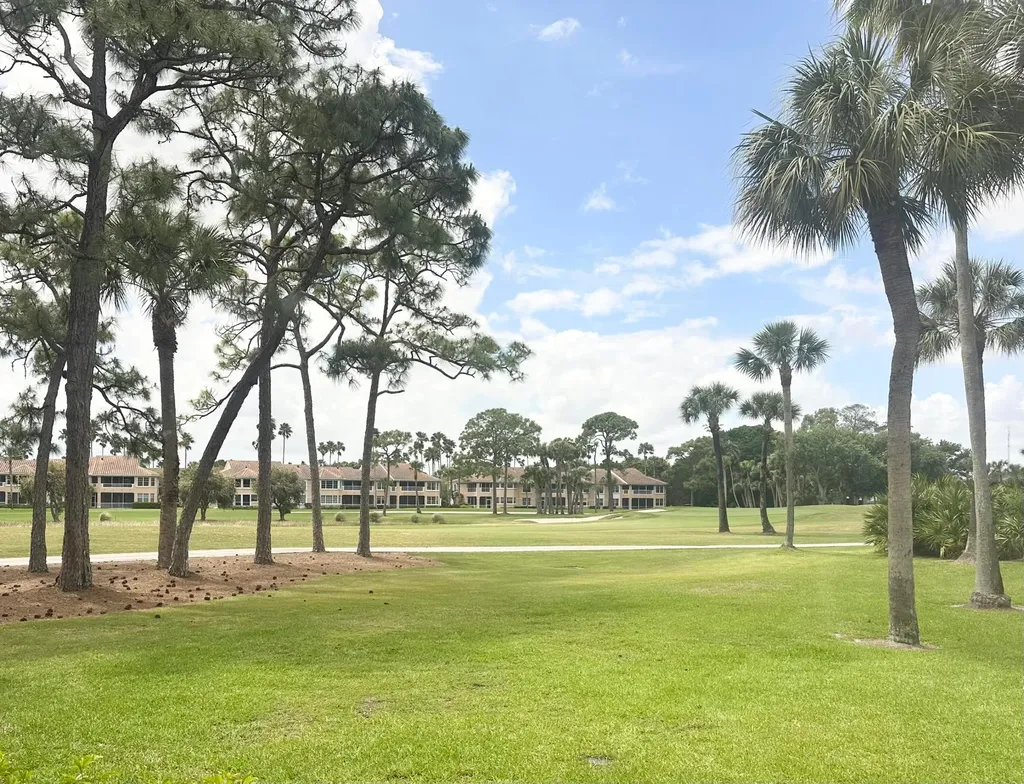 302 Brackenwood Circle Palm Beach Gardens FL 33418