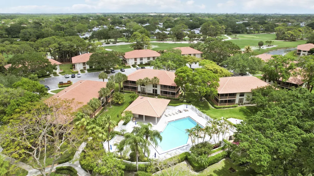 302 Brackenwood Circle Palm Beach Gardens FL 33418