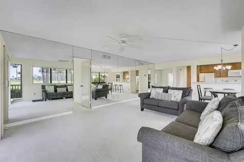 302 Brackenwood Circle Palm Beach Gardens FL 33418