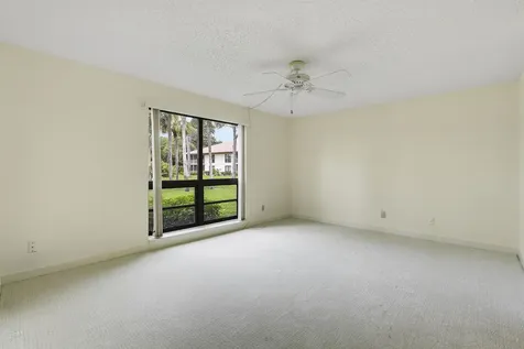 302 Brackenwood Circle Palm Beach Gardens FL 33418