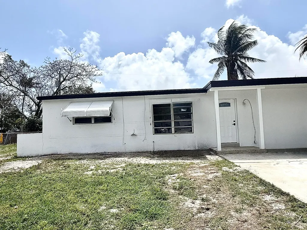 2018 Whitney Road West Palm Beach FL 33409