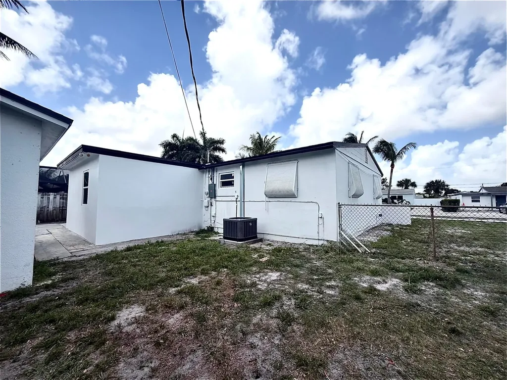 2018 Whitney Road West Palm Beach FL 33409
