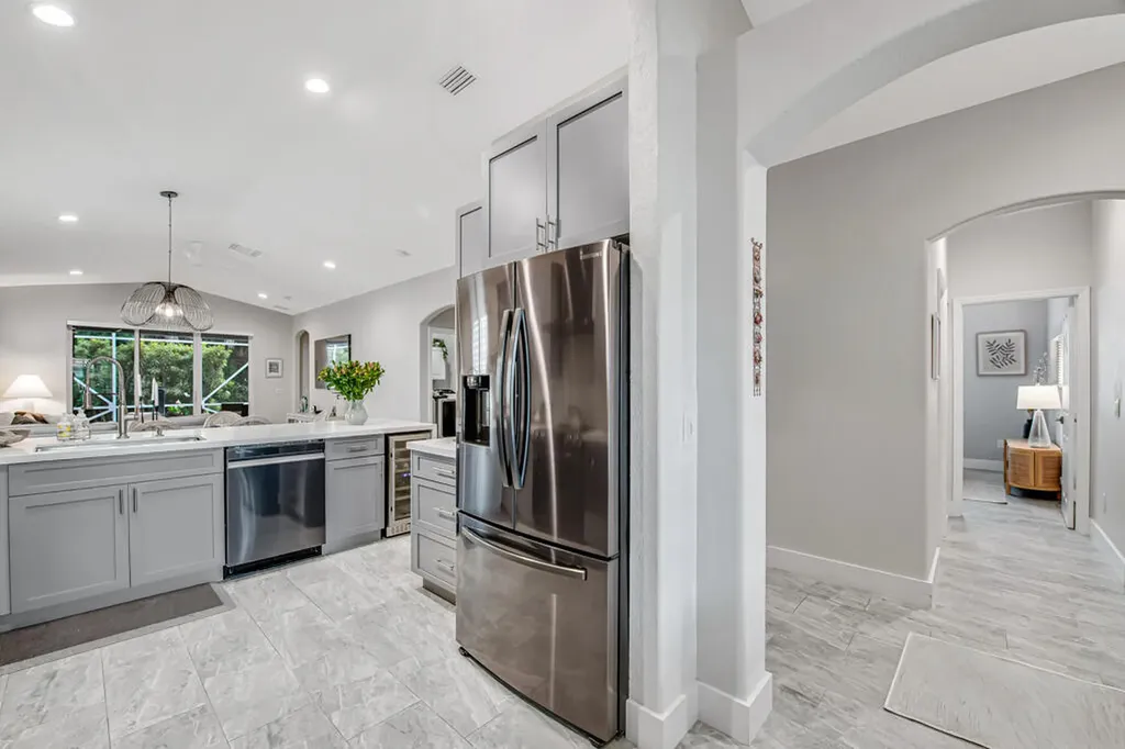 8203 Bellafiore Way Boynton Beach FL 33472