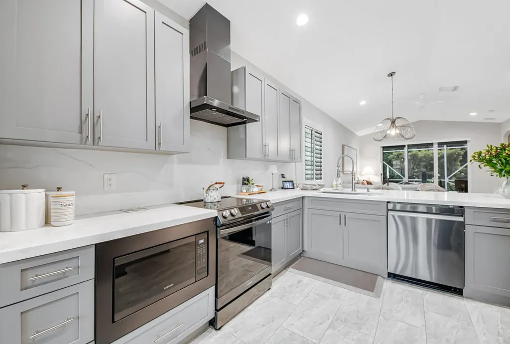 8203 Bellafiore Way Boynton Beach FL 33472