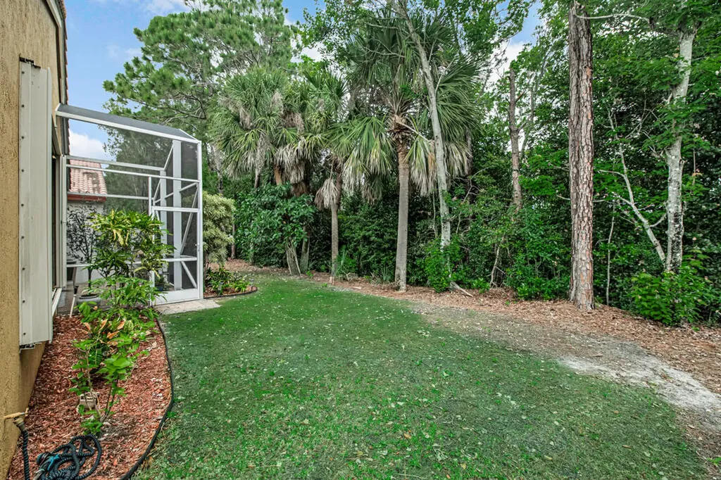 8203 Bellafiore Way Boynton Beach FL 33472