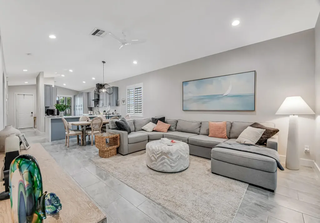8203 Bellafiore Way Boynton Beach FL 33472