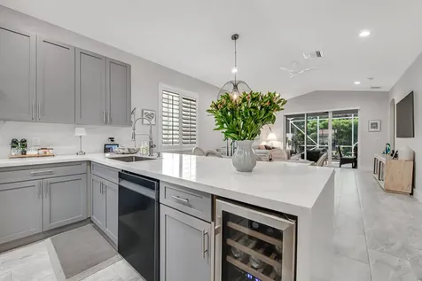 8203 Bellafiore Way Boynton Beach FL 33472