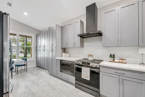 8203 Bellafiore Way Boynton Beach FL 33472