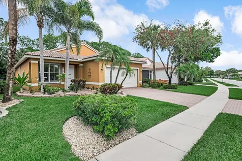 8203 Bellafiore Way Boynton Beach FL 33472