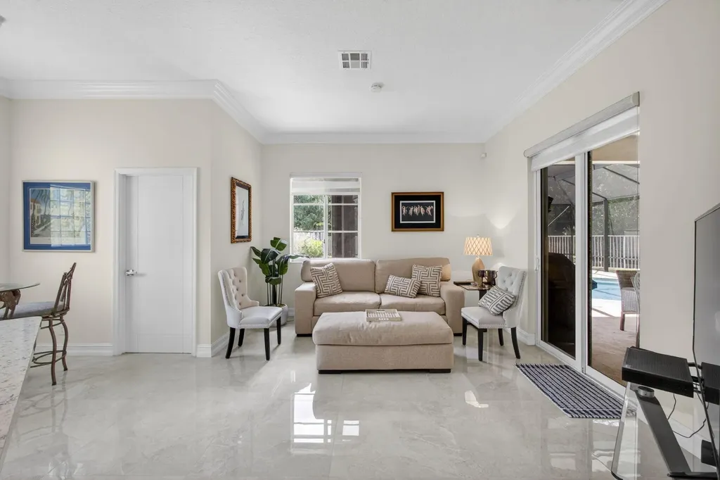 8642 Plum Cay Royal Palm Beach FL 33411