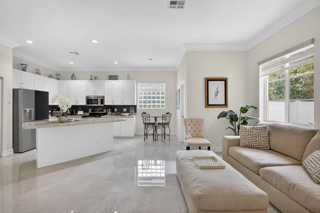 8642 Plum Cay Royal Palm Beach FL 33411
