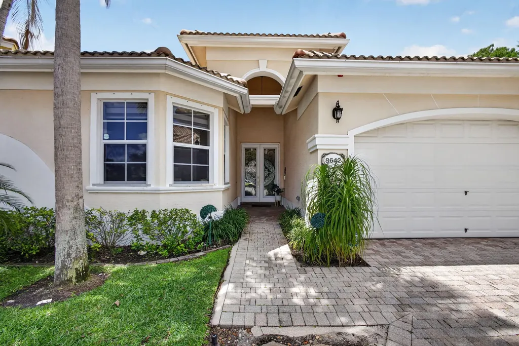 8642 Plum Cay Royal Palm Beach FL 33411