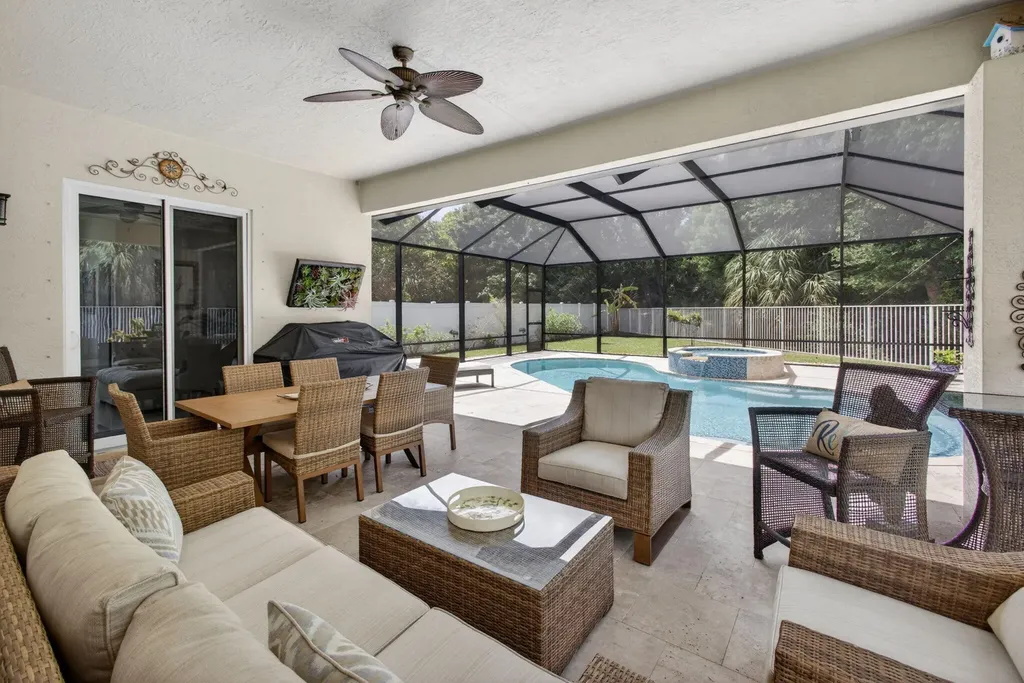 8642 Plum Cay Royal Palm Beach FL 33411