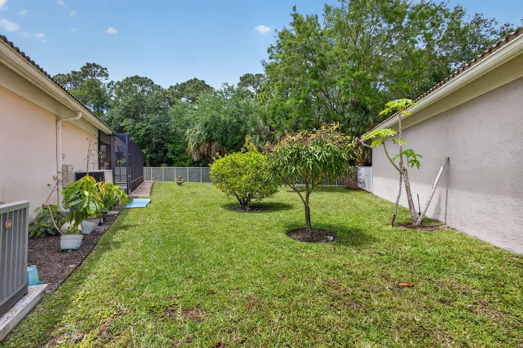 8642 Plum Cay Royal Palm Beach FL 33411