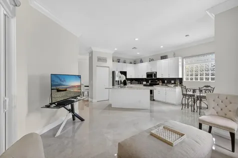 8642 Plum Cay Royal Palm Beach FL 33411