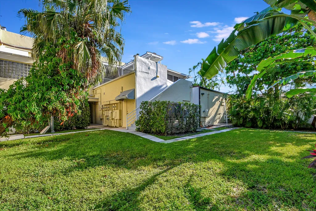 218 Worth Avenue Palm Beach FL 33480