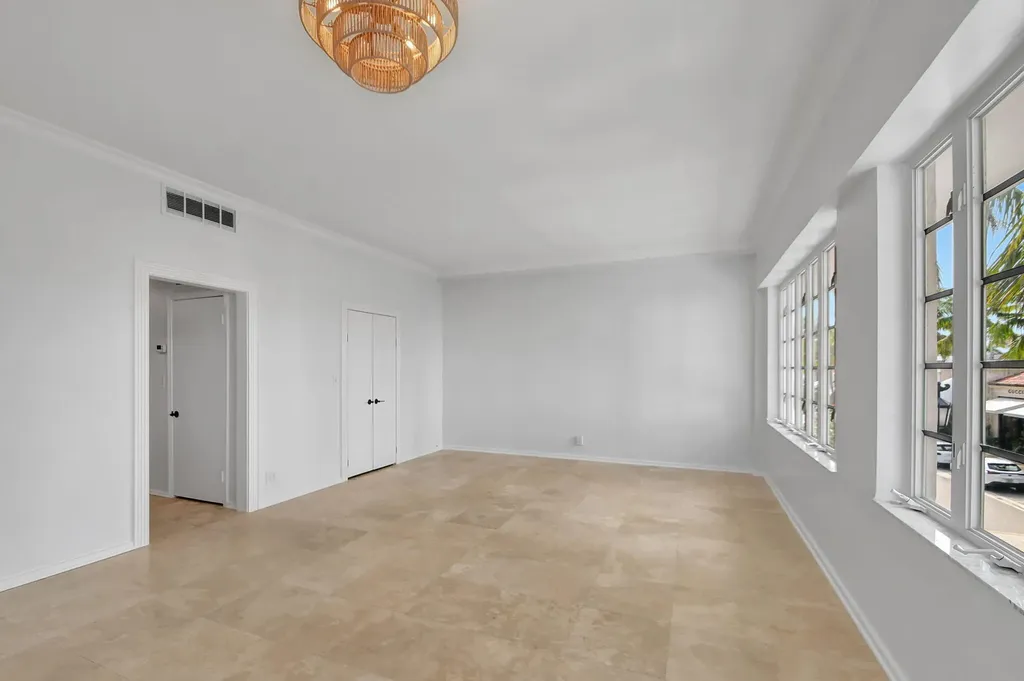 218 Worth Avenue Palm Beach FL 33480