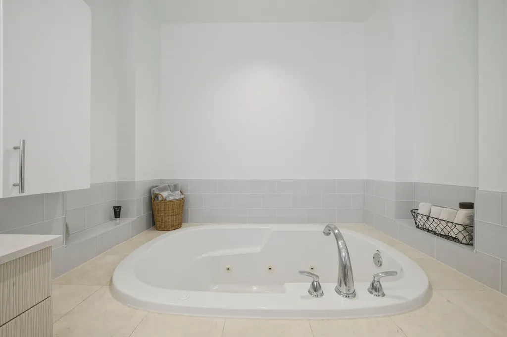 69 Isle Of Venice Drive Fort Lauderdale FL 33301
