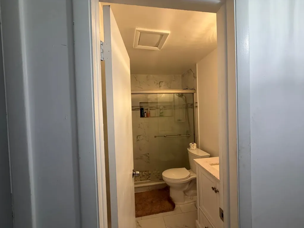 309 Davis Road Palm Springs FL 33461