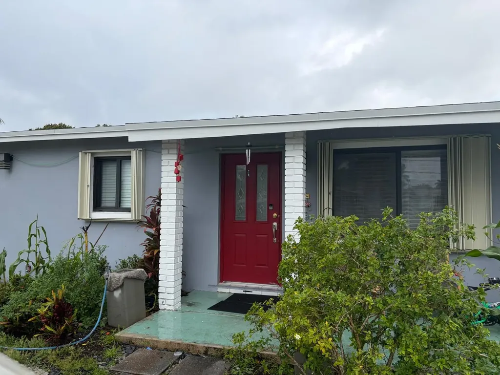 309 Davis Road Palm Springs FL 33461