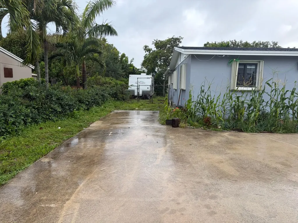309 Davis Road Palm Springs FL 33461