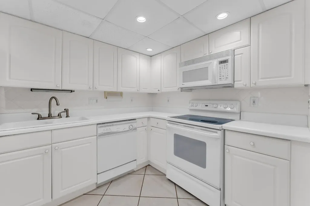 1401 S Federal Highway Boca Raton FL 33432