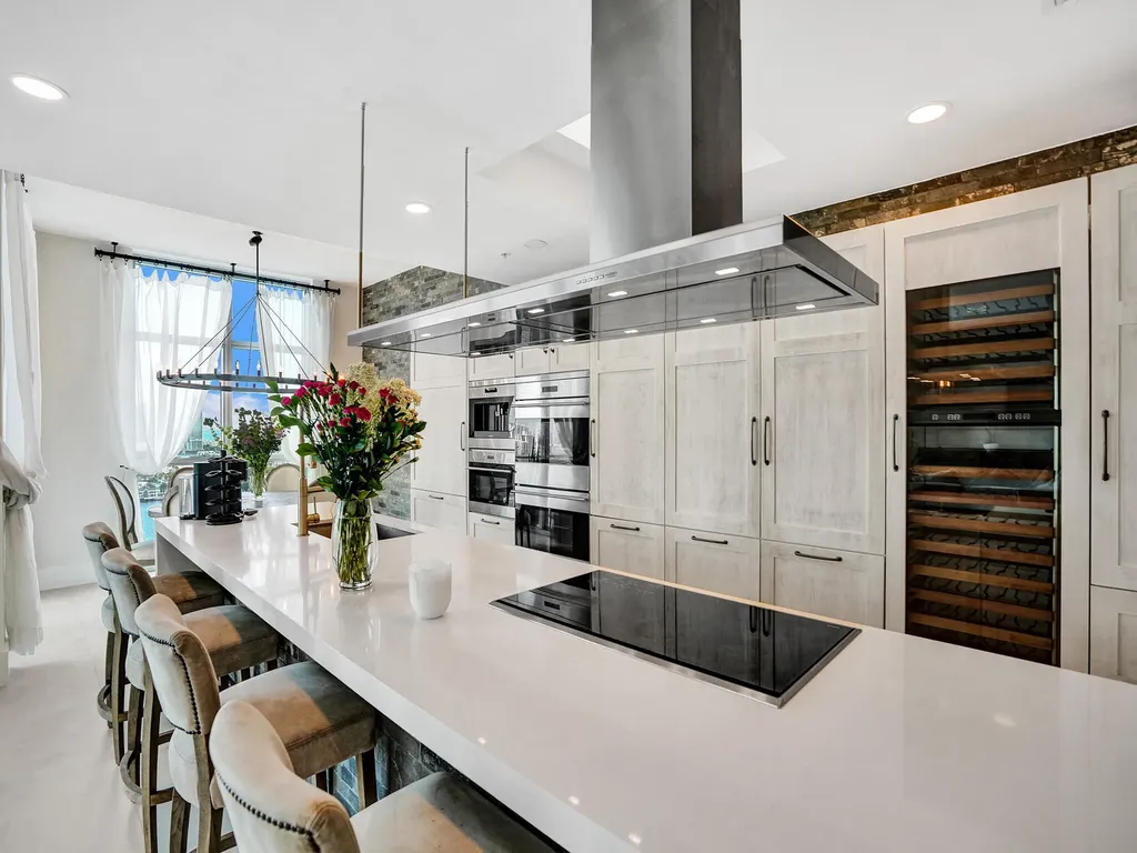 17301 Biscayne Boulevard North Miami Beach FL 33160