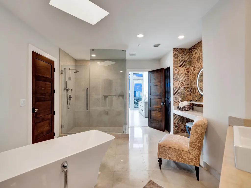 17301 Biscayne Boulevard North Miami Beach FL 33160