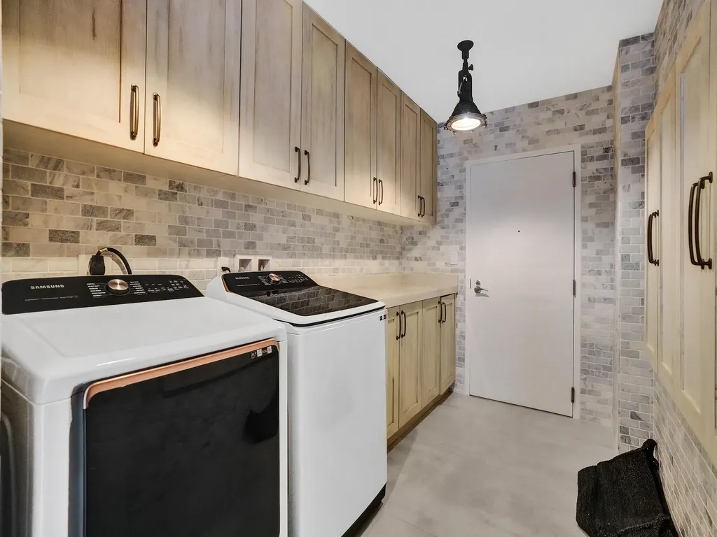 17301 Biscayne Boulevard North Miami Beach FL 33160