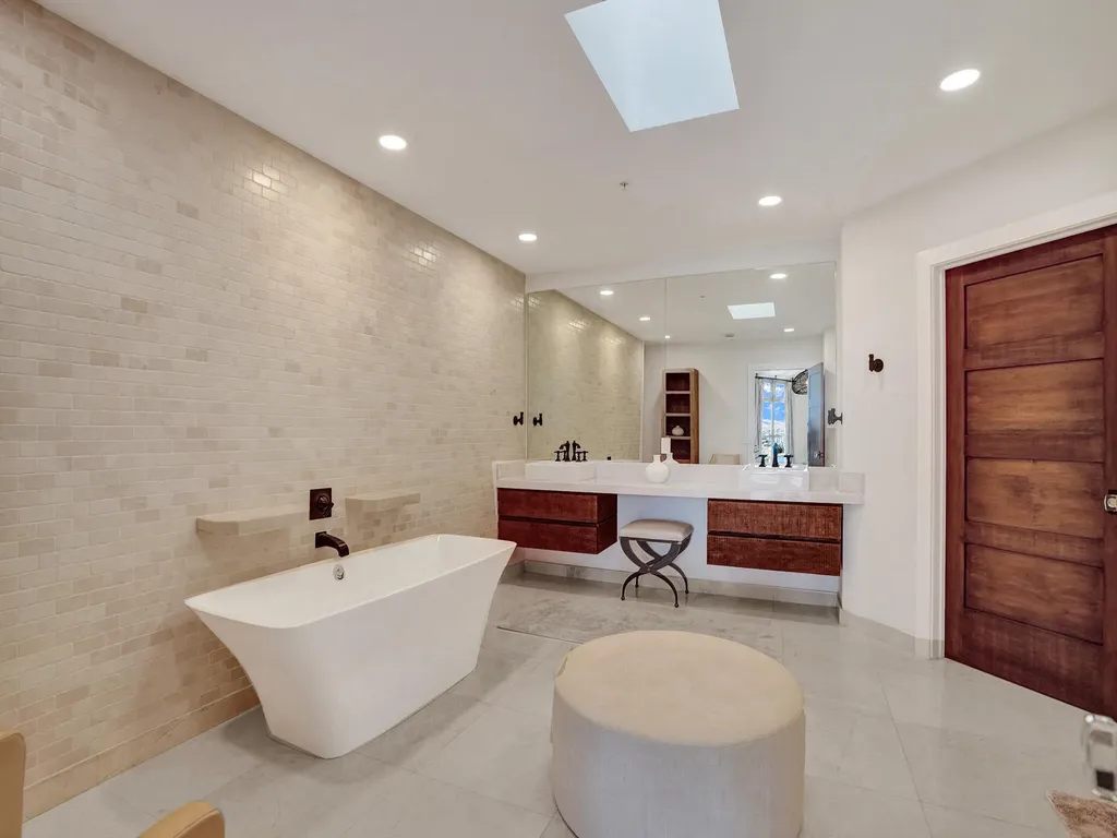 17301 Biscayne Boulevard North Miami Beach FL 33160