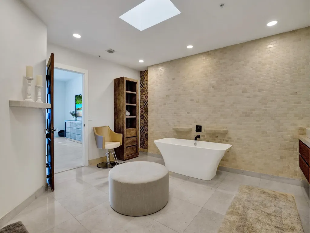 17301 Biscayne Boulevard North Miami Beach FL 33160