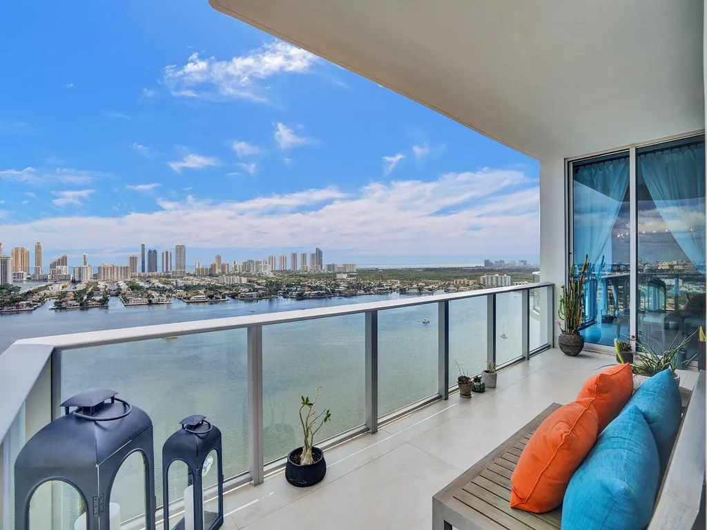 17301 Biscayne Boulevard North Miami Beach FL 33160